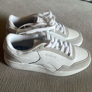 Reebok women’s brand new white and gray shoes size 8.5